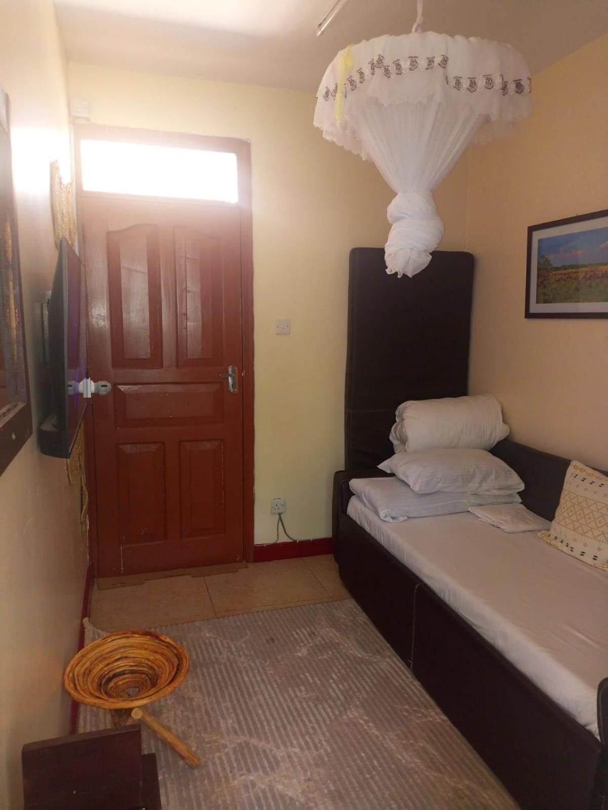 Madini Furnished Apartment 1 Near Jkia Sgr Найроби Экстерьер фото